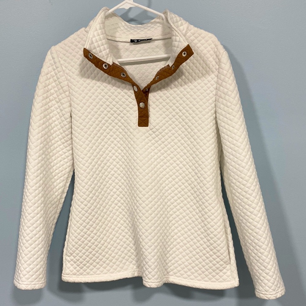 Excellent condition bright white quilted sweater